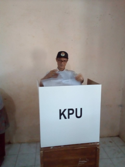 Suasana Nyoblos Di Bawah Lereng Bukit Si Crangah Desa Doro.