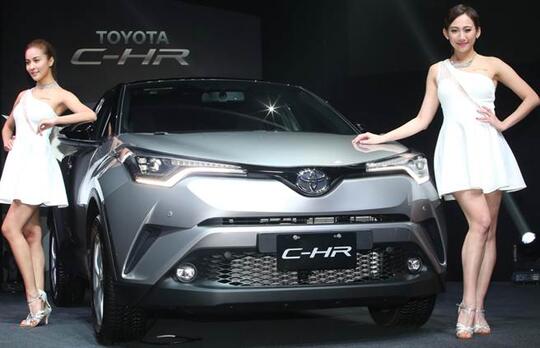 Toyota Lepas C-HR Hybrid, Harga Makin Muahaaalll