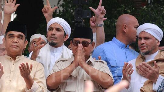 Cerita Jimly Asshiddiqie Ketika Prabowo Sujud Syukur di Al Azhar.