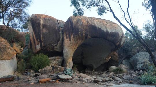 Wave Rock, Batuan Berlekuk Serupa Ombak di Australia Barat