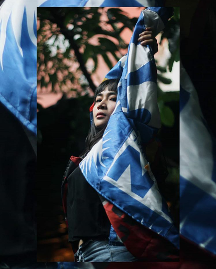 Kreatif, Jaket Ini Terbuat Dari Spanduk Bekas Kampanye