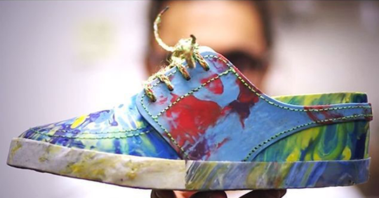 Ternyata Sampah Bisa Disulap Jadi Sneakers yang Kece, GanSis! Mau?