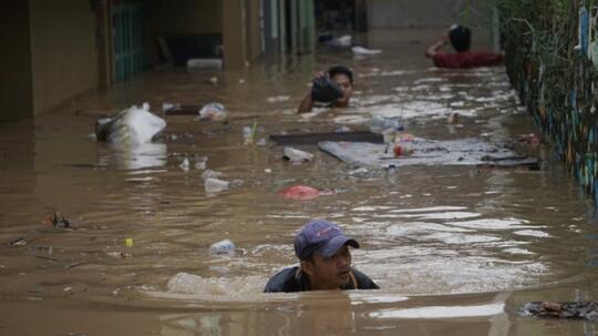 Foto: Jakarta Terendam Banjir Kiriman dari Bogor