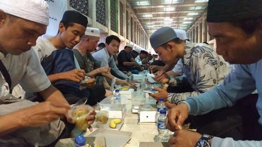 Ternyata, Begini Rasanya Buka Puasa Bersama di Masjid Istiqlal