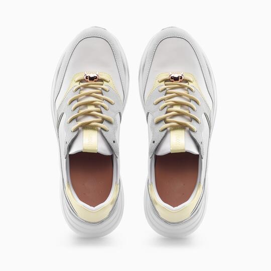 Sneakers Ini Terinspirasi dari Sepotong Croissant, Unik Tapi Nggak Bisa Dimakan Gan!