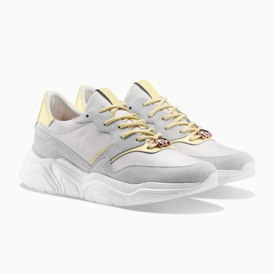 Sneakers Ini Terinspirasi dari Sepotong Croissant, Unik Tapi Nggak Bisa Dimakan Gan!