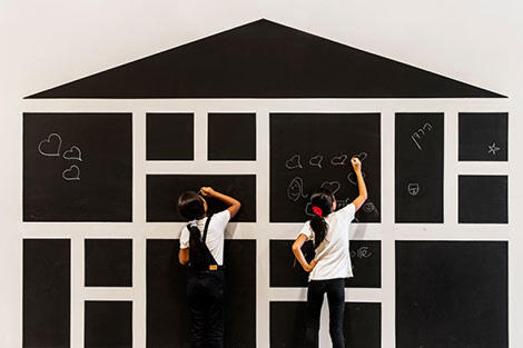 Sekolah Kemanusiaan Pengungsi Tel Aviv Ini Good Banget, Penuh Warna, Gan!