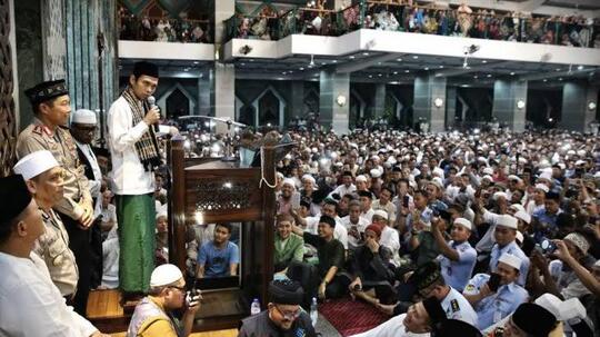 Al-Markaz Al-Islami, Masjid Terbesar di Timur Indonesia