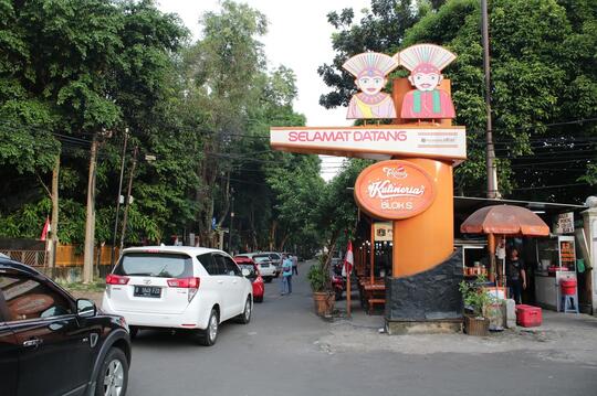Wisata Kuliner Warung Kaki Lima Rasa Bintang Lima di Blok S Jakarta
