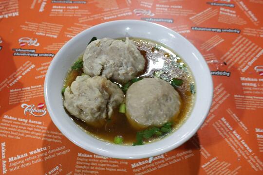 Wisata Kuliner Warung Kaki Lima Rasa Bintang Lima di Blok S Jakarta