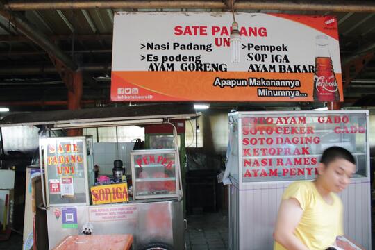 Wisata Kuliner Warung Kaki Lima Rasa Bintang Lima di Blok S Jakarta