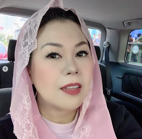 Cantiknya Yenny Wahid dengan Riasan Sederhana