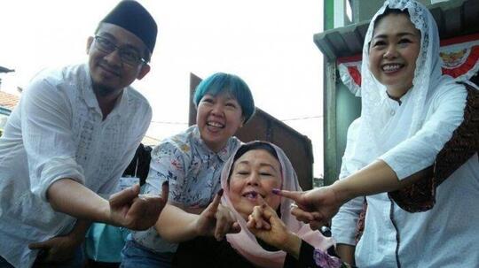 Cantiknya Yenny Wahid dengan Riasan Sederhana