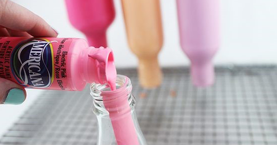 Botol Kaca Bekas Bisa Kalian Sulap Menjadi Vas Bunga Cantik Aneka Warna, GanSis!