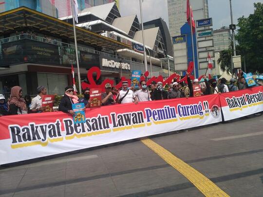 Update Terkini Kepadatan Lalu Lintas dan Penutupan Ruas Jalan di Sekitaran Demo KPU