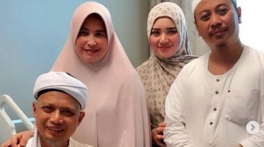 Opick Tak Ikut Pemakaman Arifin Ilham, Ini Alasannya...(Ziarah rambut Rasulullah)