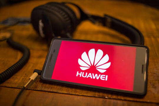 Konsumen China Ranai-ramai Ganti Gatget Dari Appel Ke Huawei