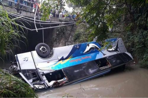 Warung itu Tempatku Berbagi Cerita Hantu