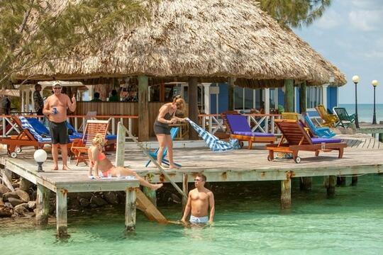Naughty Island, Pulau Liar Fantasi Penikmat Dunia Hedonis