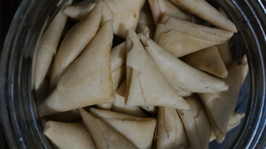 Laris Manis, Kue Lebaran Mana Yang Paling Cepat Habis?