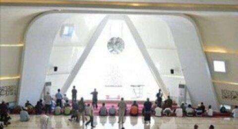 Polemik Desain Al Safar, Ustaz Baequni Sebut Simbol Bisa Batalkan Salat