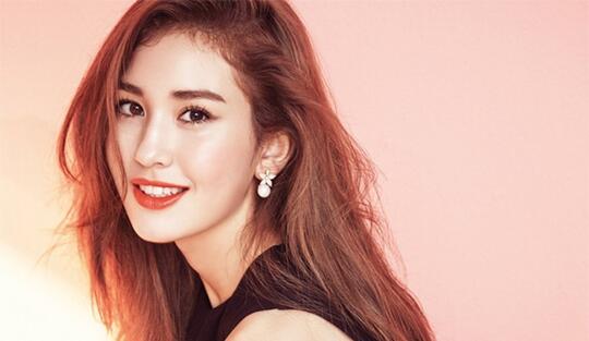 Berapa Kali Somi Ganti Baju di MV 'Birthday'? (Semuanya Gemas)