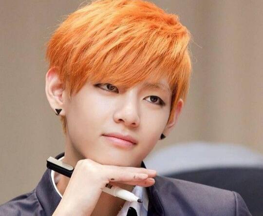 Gantengnya Kebangetan, Potret Taehyung BTS Ini Bikin Kamu Sadar Pangeran Itu Nyata!