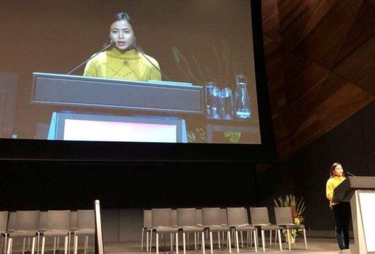 Gadis Pemulung Sampah itu Kini Jadi Mahasiswi Cantik di Universitas Melbourne