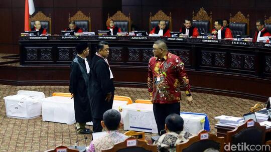 Penampakan Box Kontainer di Sidang Lanjutan Sengketa Pilpres 2019