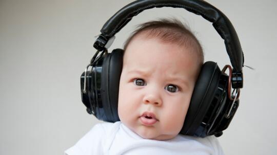 Aerphone/Headset Terpasang Lama Di Telinga Berbahaya (Hati-hati!)