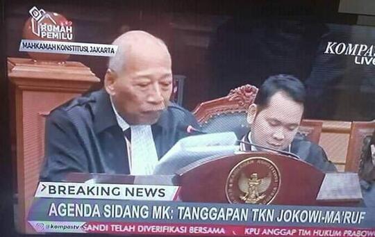 540px x 341px - Salah Satu Tim Kuasa Hukum Jokowi-Maruf Mirip Kakek Sugiono ...