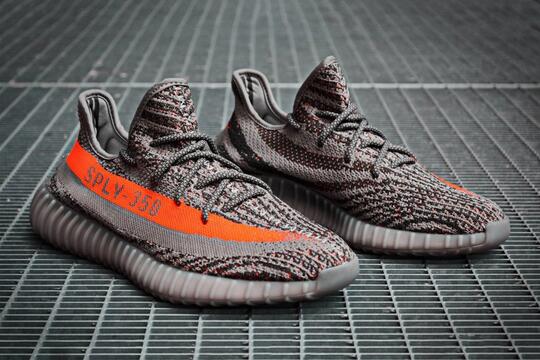 Apa Sih Istimewanya Yeezy dan Kenapa Orang Rela Antri Mendapatkannya?