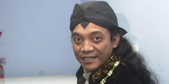 Ini Dia Sosok The Godfather of Broken Heart dan Musiknya yang Nelangsa