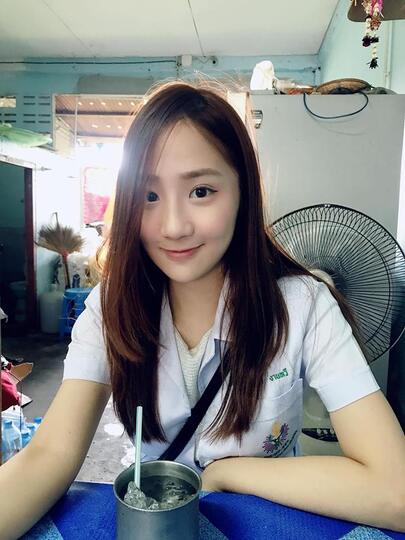 Dokter Muda Dan "CANTIK" Ini Kaget Temukan Seekor TOKEK Di Telinga Pasien!