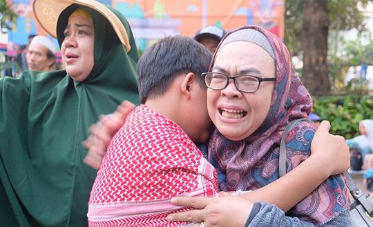 Emak-emak Militan Riau Rela Jual Emas Demi Prabowo, Tapi Ternyata...