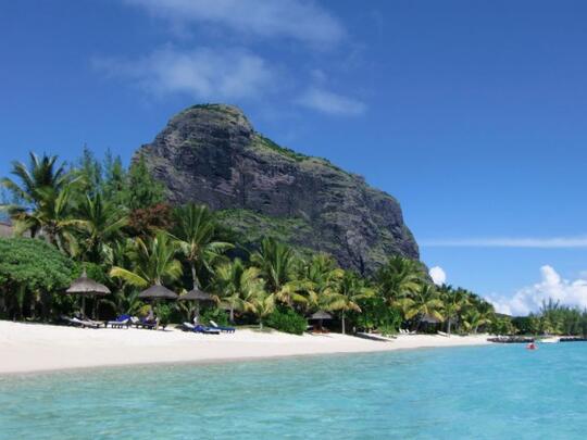 5 Fakta Sejarah Mauritius, Pulau Ilusi Air Terjun Bawah Air