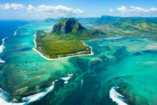 5 Fakta Sejarah Mauritius, Pulau Ilusi Air Terjun Bawah Air