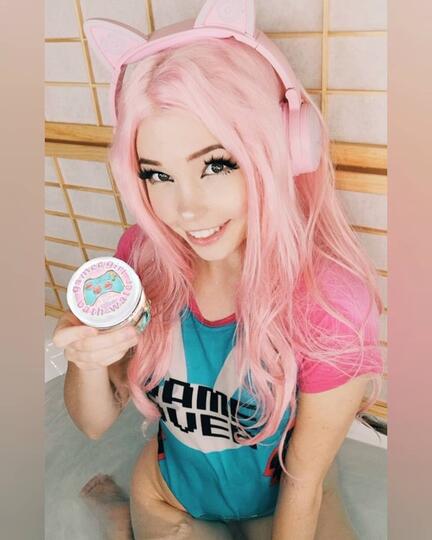Selebgram Seksi Ini Menjual Air Bekas Mandinya Dengan Harga Meringis