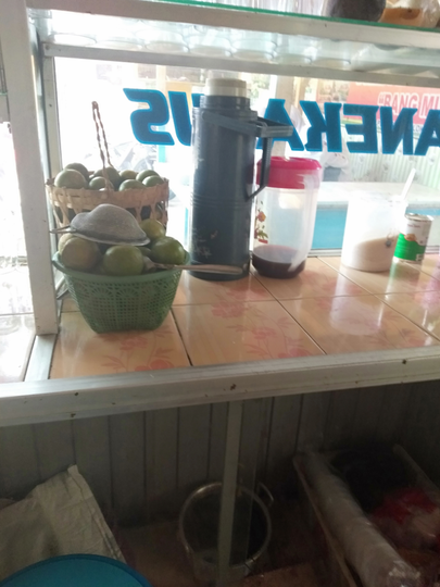 Siang-siang Makan Di Kedai Seblak Bang Mus, Rasanya Mak Nyuss, Minumannya Syeger Cius