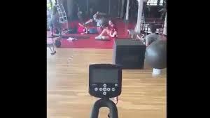 Parah!! Pria ini masturbasi di tempat gym!!