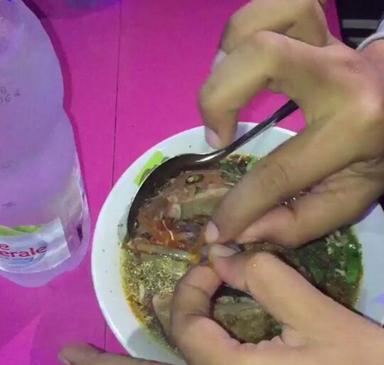 Bakso Isi Daging Itu Sudah Biasa! Nih Cobain Bakso Isi Uang (Lumayan Cashback)