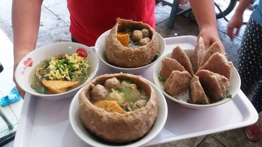 Bakso Isi Daging Itu Sudah Biasa! Nih Cobain Bakso Isi Uang (Lumayan Cashback)