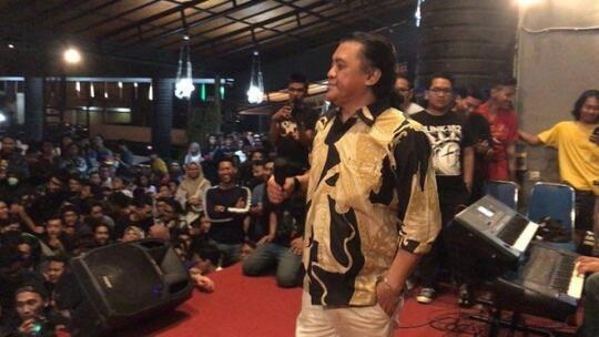 Berusia 52 Tahun, 10 Potret Didi Kempot yang Seolah Tak Menua!