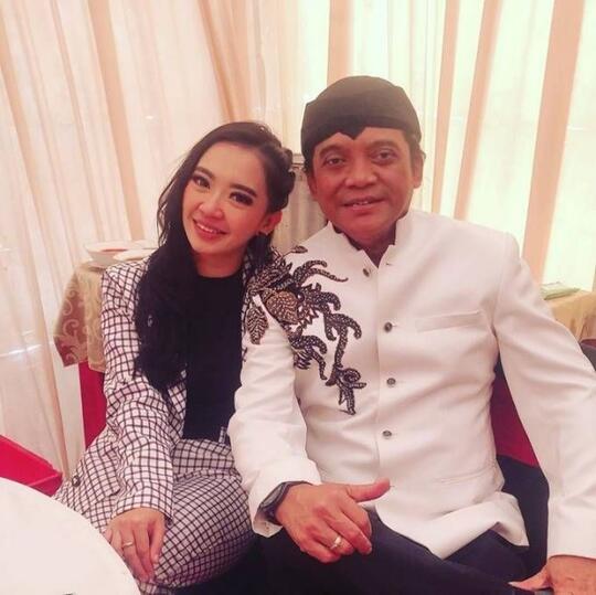 Berusia 52 Tahun, 10 Potret Didi Kempot yang Seolah Tak Menua!