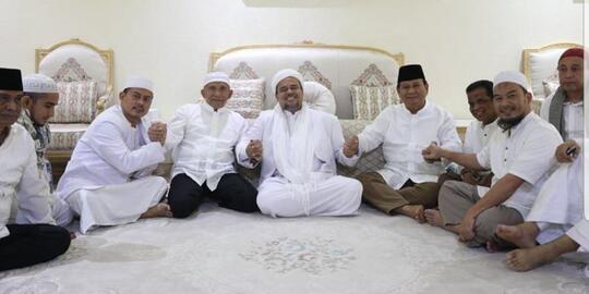 Raja Salman menghadiri & menjadi saksi ijab qobul pernikahan putri Habieb Riziek