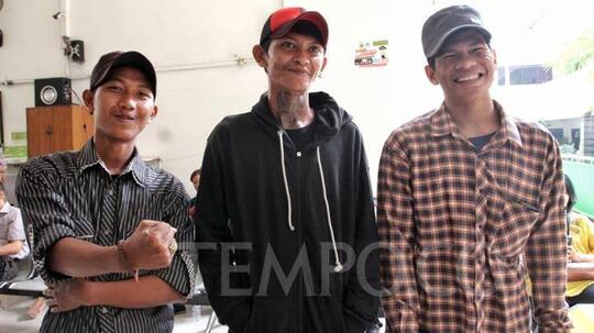 Polisi Salah Tangkap !! Pengamen Jalanan Ini Pun Merana, Minta Ganti Rugi .. Zonk ๐