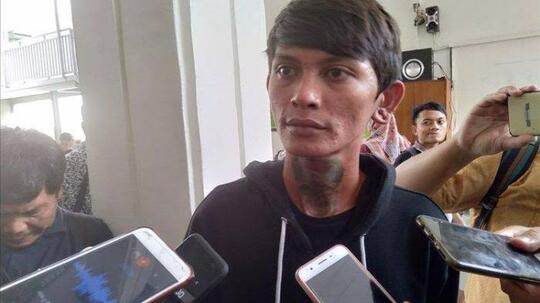 Polisi Salah Tangkap !! Pengamen Jalanan Ini Pun Merana, Minta Ganti Rugi .. Zonk ๐