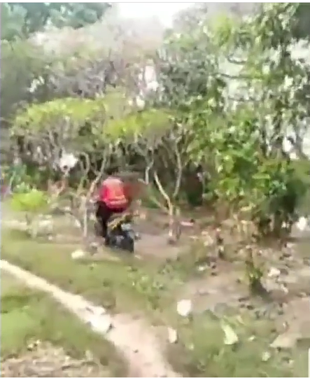 Miris, Pemuda - Pemuda Ini Main Motor Di Atas Kuburan