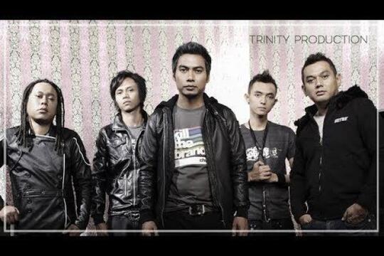 7 Lagu Lawas Indonesia Ini Gambarkan Perasaan Ente yang Masih Sering Ingat Mantan