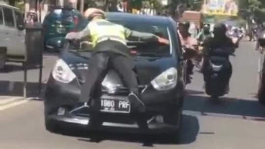 Ini Identitas Penabrak Polisi di Video Yang Lagi Viral
